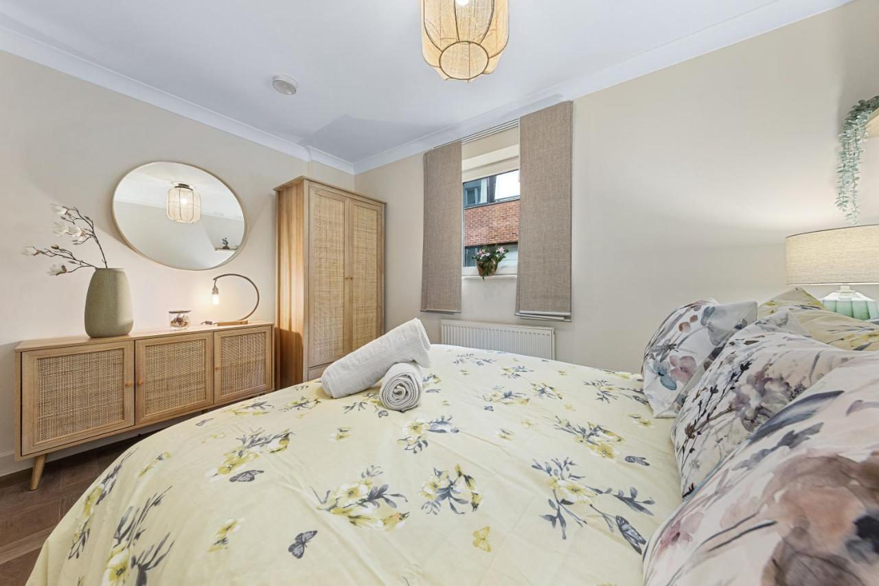 לונדון Tranquil 2 Bedroom Apartment Close To St. Paul'S Cathedral מראה חיצוני תמונה