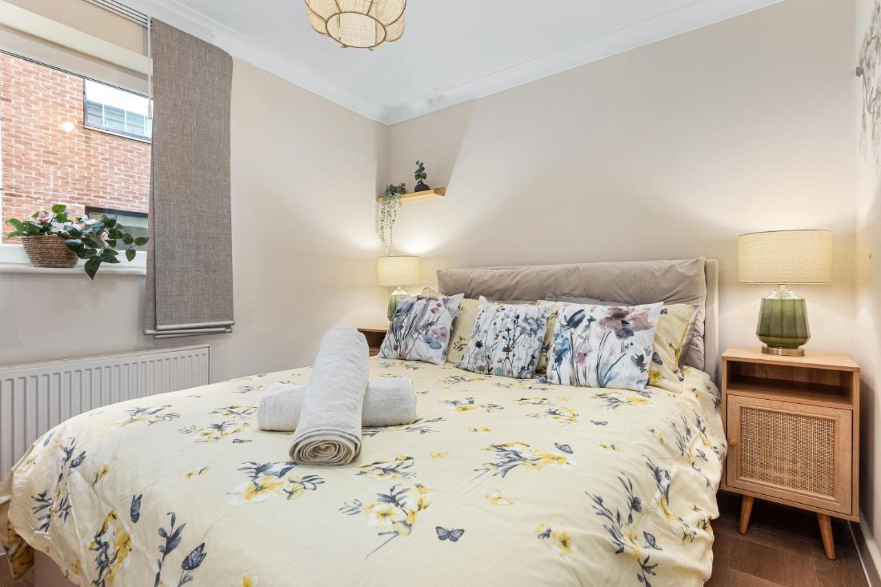 לונדון Tranquil 2 Bedroom Apartment Close To St. Paul'S Cathedral מראה חיצוני תמונה